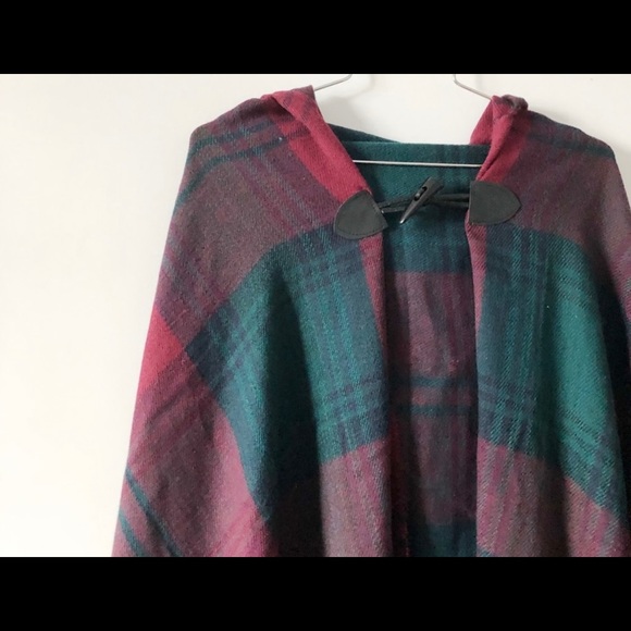 Fall plaid cape with hood - Picture 4 of 4